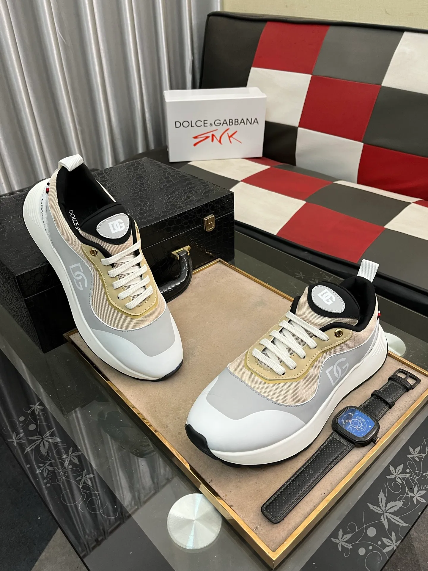 Men's shoes💰480⌚️⌚️New Dolce & Gabbana/top original DG heavy industry series, new casual fashion shoes👟The version is simple and elegant, fashionable and exclusive👑fashionable and generous. Upper: Original first-layer calfskin, comfortable sheepskin lining. Original special electroplated combination outsole, exquisite and luxurious, super A level! Compared with the genuine product at the counter, the version is no worse at all💕Size: 38-46